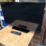 シャープ製の液晶テレビ