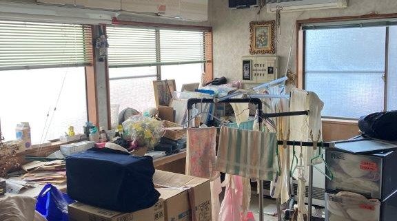 遺品整理前の室内