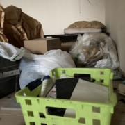 長年の物が蓄積されたゴミ屋敷部屋